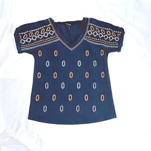NIC & ZOE Navy Geometric Top V-Neck Cotton Size S Embroidered